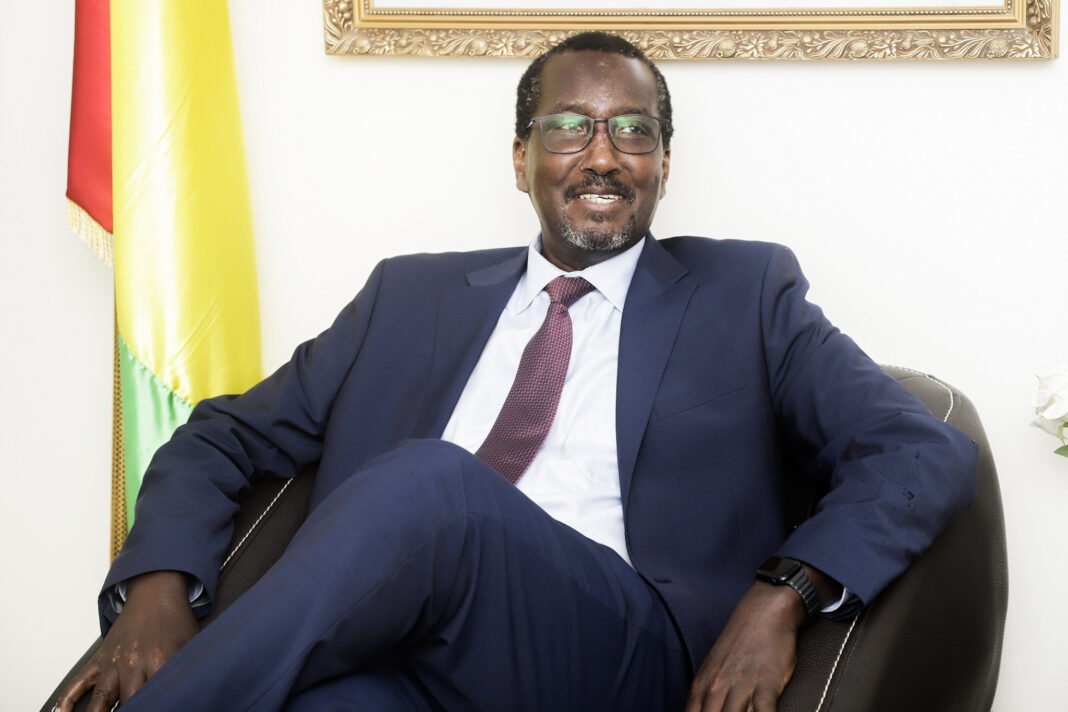 Guinée/Banque Mondiale : Issa Diaw nommé Représentant du Groupe de la Banque mondiale en Guinée. Guinée/Banque Mondiale : Issa Diaw nommé Représentant du Groupe de la Banque mondiale en Guinée.