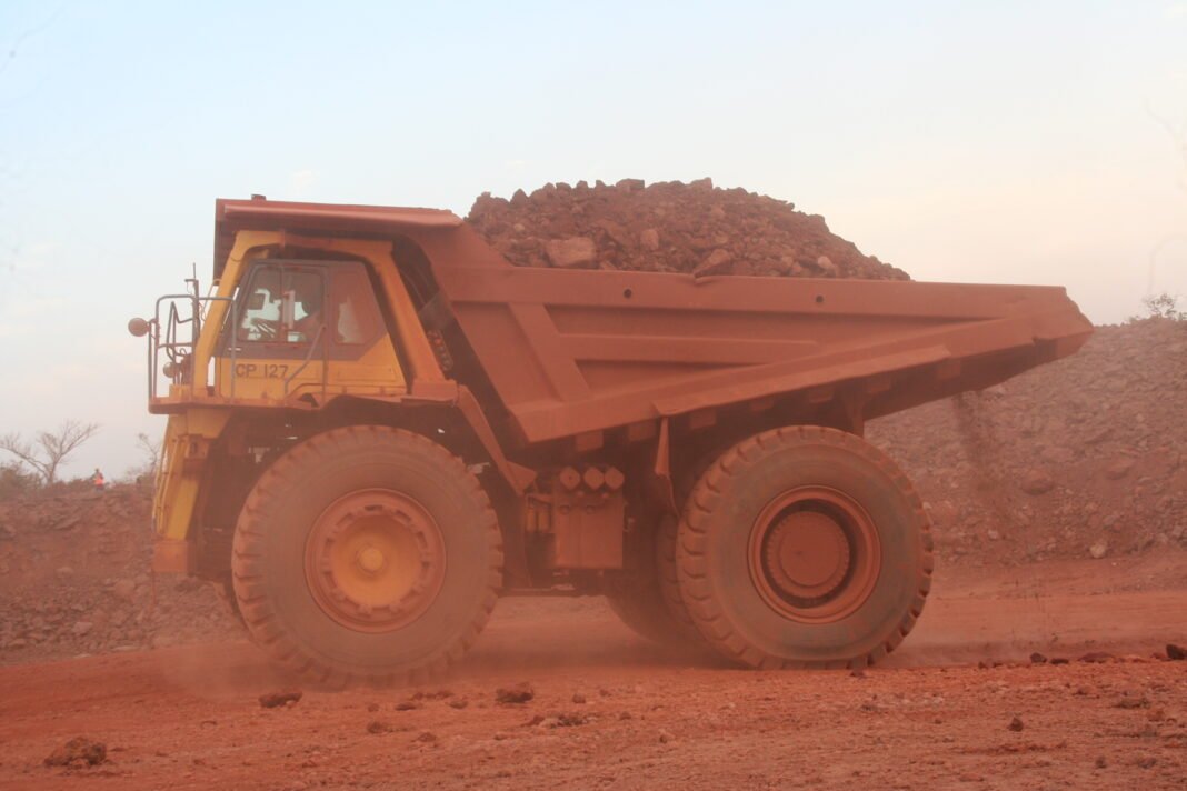 Mines Guinée : 2 millions 808 mille 411 tonnes de bauxite ont été exportées en début juillet dans les ports minéraliers du littoral. Mines Guinée : 2 millions 808 mille 411 tonnes de bauxite ont été exportées en début juillet dans les ports minéraliers du littoral.