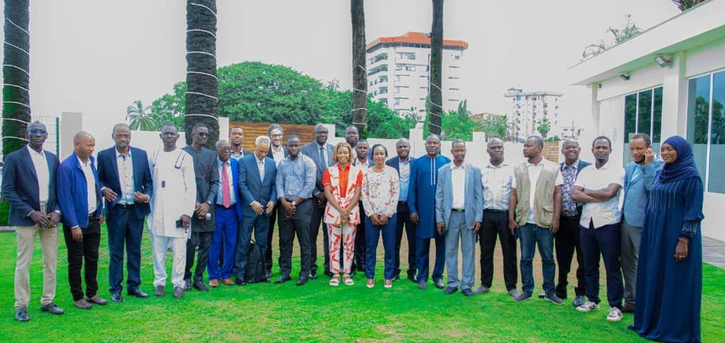 Mines / Un projet de la GIZ renforce les capacités des journalistes guinéens aux enjeux du secteur et à la connaissance de la chaîne de valeur de l’industrie extractive. Mines / Un projet de la GIZ renforce les capacités des journalistes guinéens aux enjeux du secteur et à la connaissance de la chaîne de valeur de l’industrie extractive.