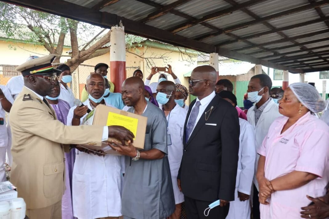 Santé : Des kits de césarienne pour l’Hôpital régional de Boké. Santé : Des kits de césarienne pour l’Hôpital régional de Boké.