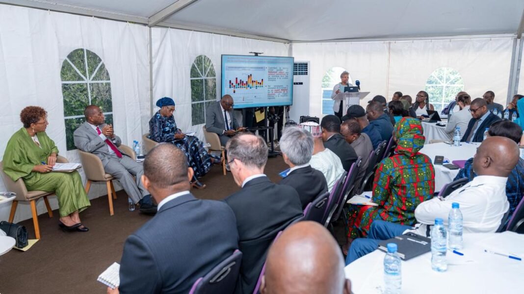 La Banque Mondiale produit et publie la première Note de Conjoncture Économique de la Guinée : Thème : »Gestion des ressources naturelles pour le développement » La Banque Mondiale produit et publie la première Note de Conjoncture Économique de la Guinée : Thème : »Gestion des ressources naturelles pour le développement »