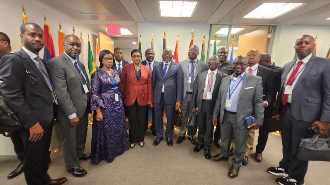 Le Ministre Gouverneur Mourana Soumah, conduit la délégation guinéenne aux assemblées annuelle du FMI et de la Banque Mondiale à Washington. Le Ministre Gouverneur Mourana Soumah, conduit la délégation guinéenne aux assemblées annuelle du FMI et de la Banque Mondiale à Washington.