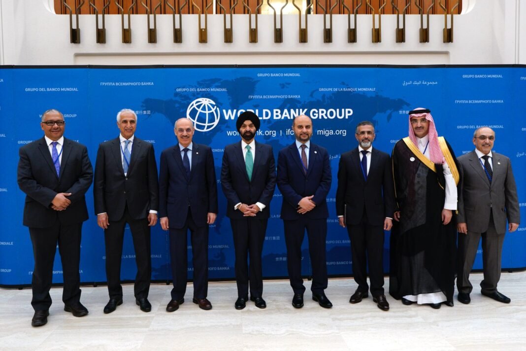 Le président du Groupe de la BID exprime à Washington, son profond soutien aux objectifs de développement mondial partagés par le Groupe de coordination arabe (ACG). Le président du Groupe de la BID exprime à Washington, son profond soutien aux objectifs de développement mondial partagés par le Groupe de coordination arabe (ACG).
