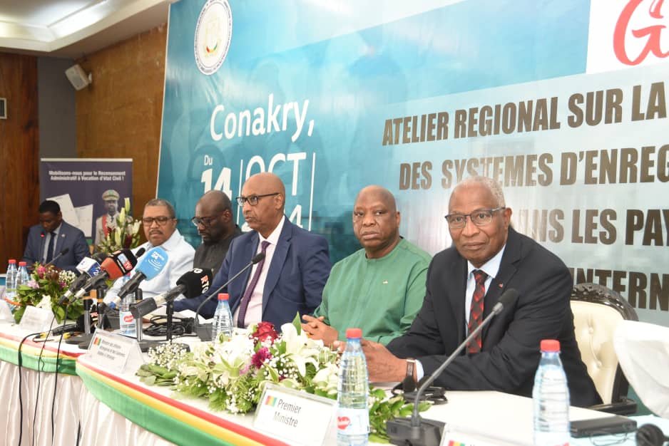 Guinée/Francophonie : des hauts cadres, experts et partenaires discutent à Conakry de la digitalisation et de la gouvernance des systèmes d’enregistrement des faits d’état civil. Guinée/Francophonie : des hauts cadres, experts et partenaires discutent à Conakry de la digitalisation et de la gouvernance des systèmes d’enregistrement des faits d’état civil.