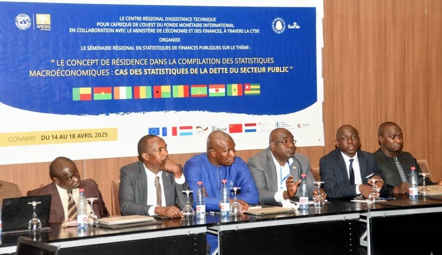 Conakry a abrité à la mi-avril 2025, les travaux du séminaire régional d’AFRITAC OUEST sur le Thème ‘’Concept de résidence dans la compilation des statistiques macroéconomiques : cas des statistiques de la dette du secteur public.’’ Conakry a abrité à la mi-avril 2025, les travaux du séminaire régional d’AFRITAC OUEST sur le Thème ‘’Concept de résidence dans la compilation des statistiques macroéconomiques : cas des statistiques de la dette du secteur public.’’
