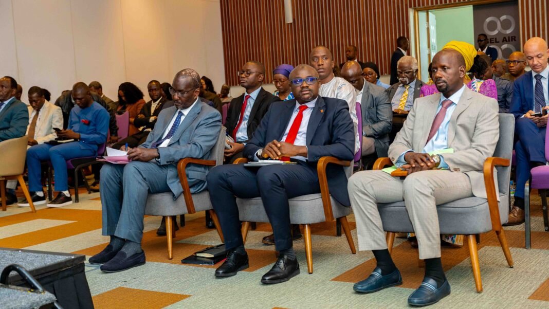 Guinée-Banque Mondiale: Dissémination du contenu du second rapport sur le suivi annuel de la situation économique en Guinée. Une croissance robuste mais une pauvreté qui persiste note l’étude. Il faudra mobiliser davantage les recettes intérieures pour changer la donne. Guinée-Banque Mondiale: Dissémination du contenu du second rapport sur le suivi annuel de la situation économique en Guinée. Une croissance robuste mais une pauvreté qui persiste note l’étude. Il faudra mobiliser davantage les recettes intérieures pour changer la donne.