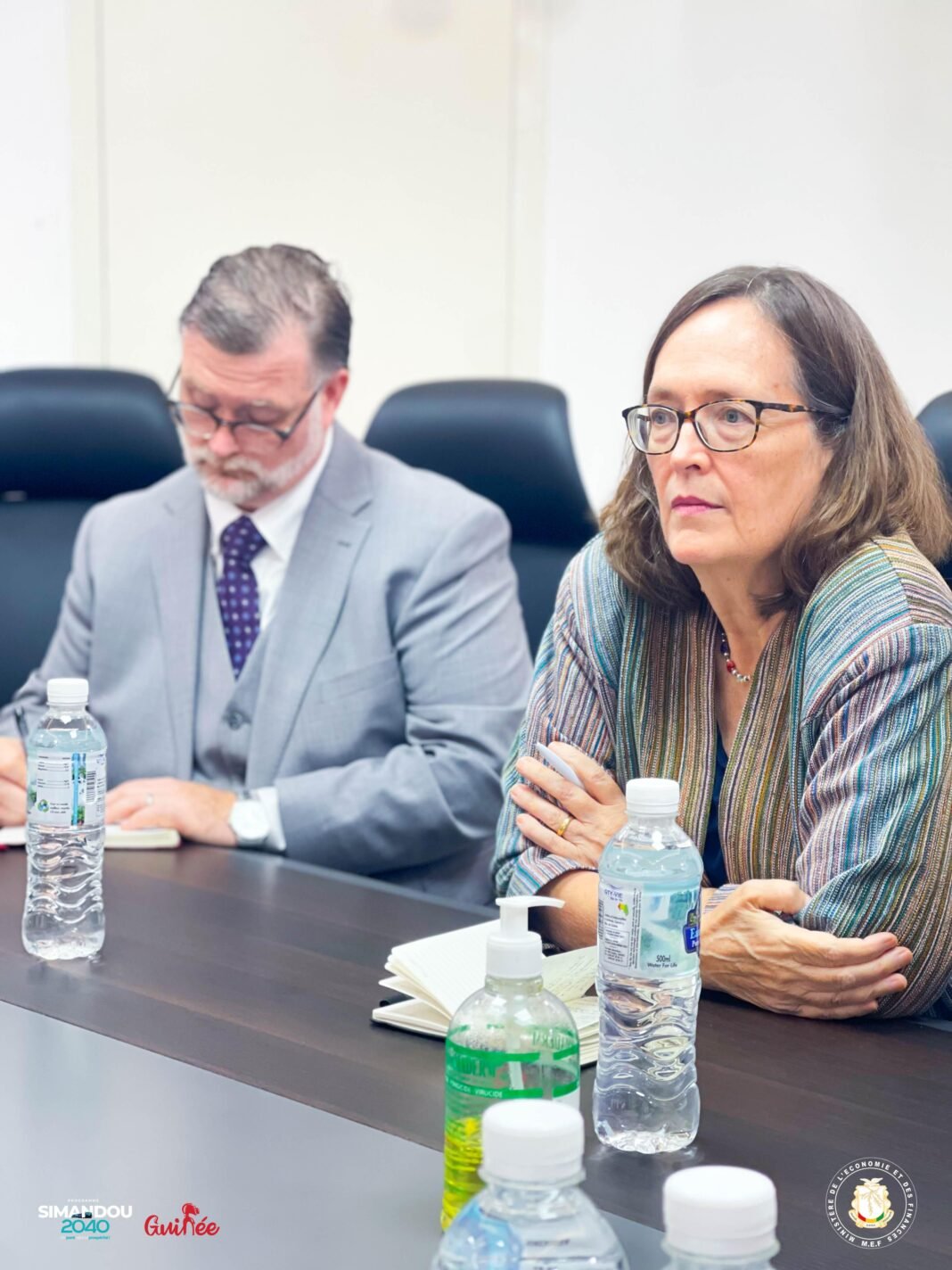 La nouvelle Chargée d’Affaires à l’Ambassade des Etats Unis d’Amérique en Guinée échange avec le Ministre de l’Economie et des Finances, Gouverneur pays au FMI La nouvelle Chargée d’Affaires à l’Ambassade des Etats Unis d’Amérique en Guinée échange avec le Ministre de l’Economie et des Finances, Gouverneur pays au FMI