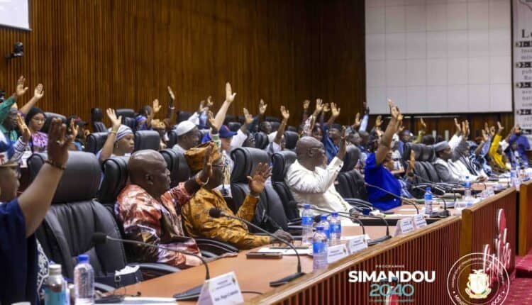 Budget : Des recettes en hausse de plus de 22 %, ce volet de la Loi des Finances Rectificative 2025 a été adopté par le CNT. Budget : Des recettes en hausse de plus de 22 %, ce volet de la Loi des Finances Rectificative 2025 a été adopté par le CNT.