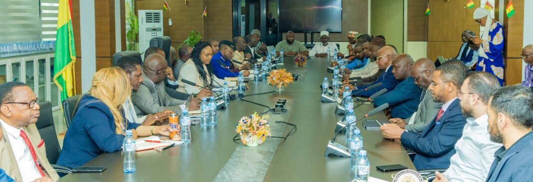 Crise de liquidité en Guinée : des solutions concertées pour restaurer la circulation du cash. Crise de liquidité en Guinée : des solutions concertées pour restaurer la circulation du cash.
