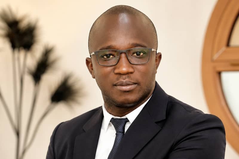 Secteur financier et bancaire : Louis Camara (KP) s’offre la Banque Islamique de Guinée et bouscule l’establishment. Secteur financier et bancaire : Louis Camara (KP) s’offre la Banque Islamique de Guinée et bouscule l’establishment.