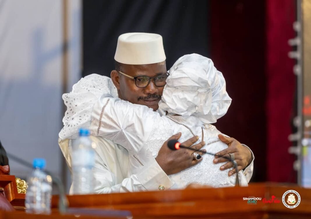 Guinée-Assemblée Nationale : Un Plébiscite pour le Dr Dansa Kourouma, élu au perchoir ! Guinée-Assemblée Nationale : Un Plébiscite pour le Dr Dansa Kourouma, élu au perchoir !
