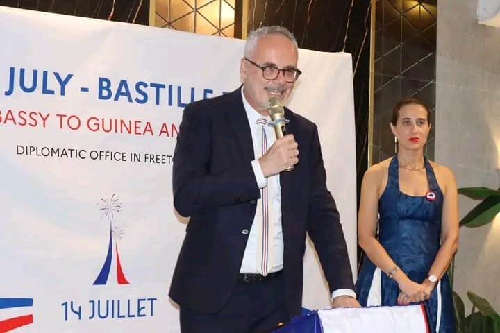 Diplomatie : l’Ambassade de France célèbre sa fête nationale à Freetown et fortifie son partenariat avec la Sierra Leone. Diplomatie : l’Ambassade de France célèbre sa fête nationale à Freetown et fortifie son partenariat avec la Sierra Leone.